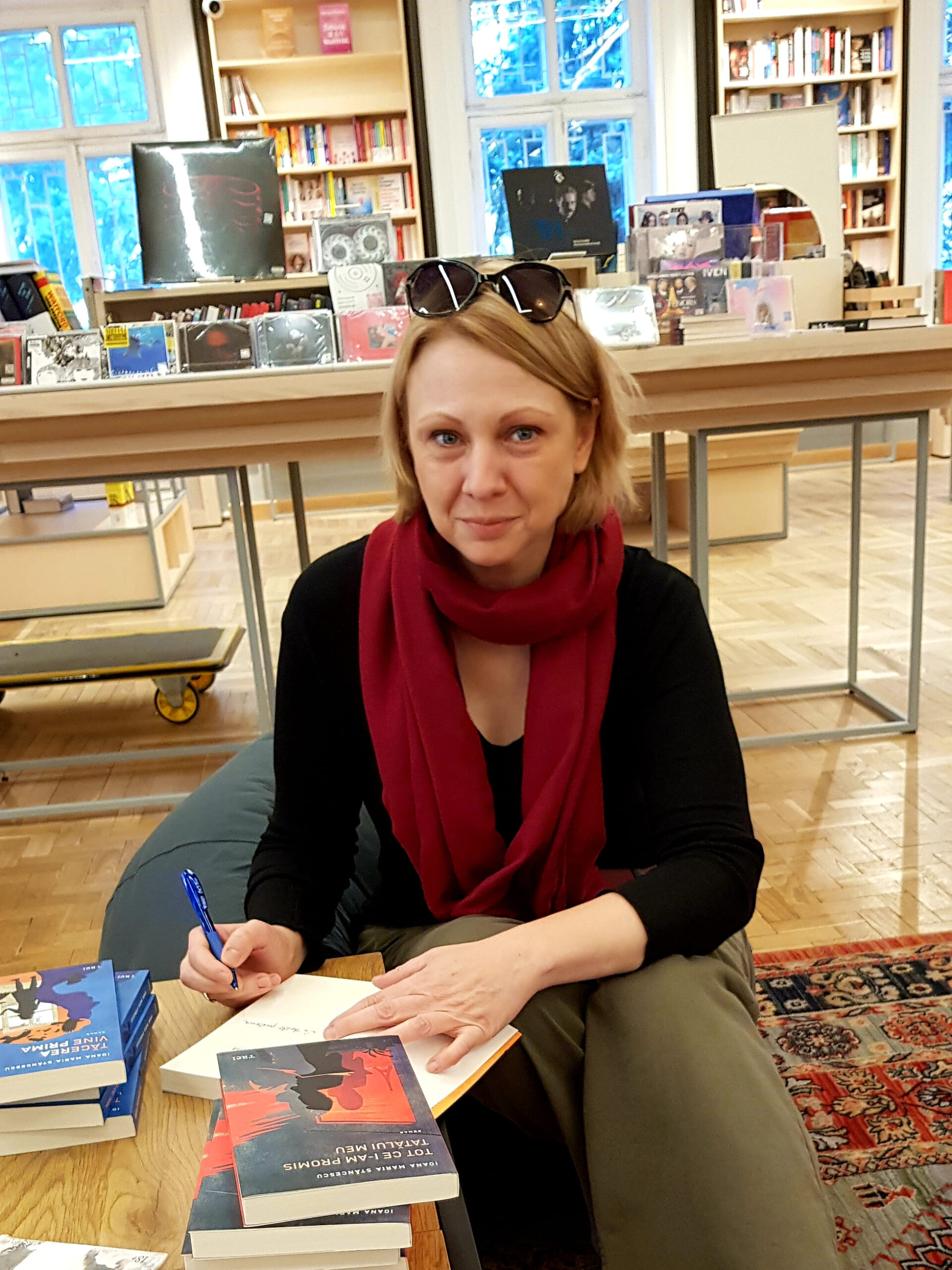 Interviu cu Ioana Maria Stăncescu, scriitoare: „Îmi place să scriu despre acele gândurile pe care nu vrei să le spui cu voce tare”.