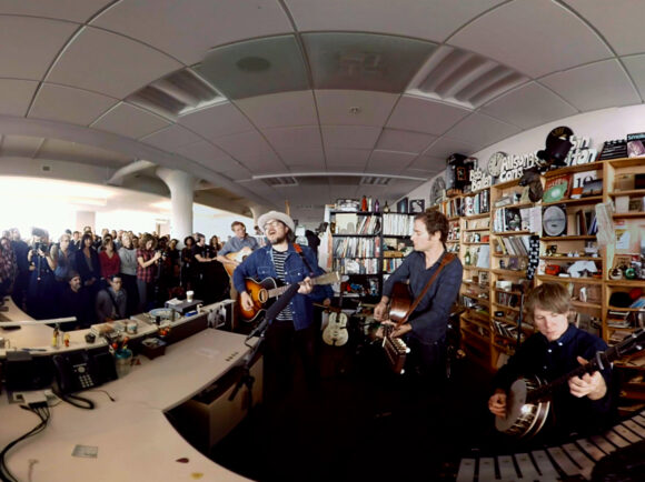 Tiny Desk 2024: 5 clipuri de vizionat