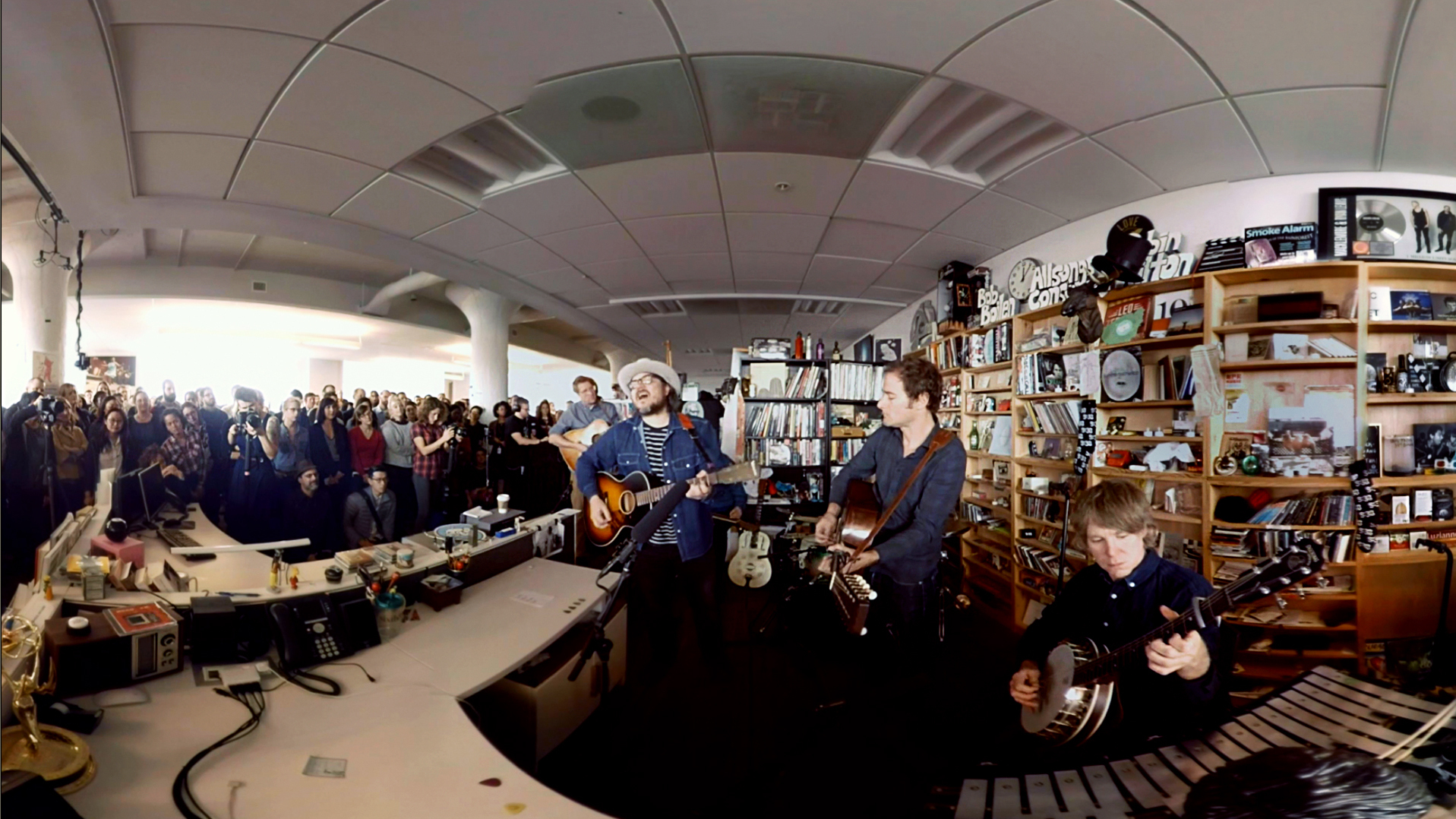 Tiny Desk 2024: 5 clipuri de vizionat