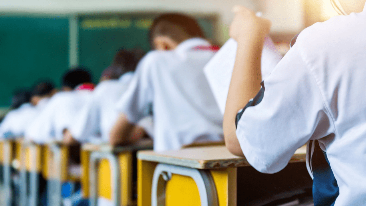 Potențial pierdut: de ce Bulgaria și România țin cu greu elevii la școală