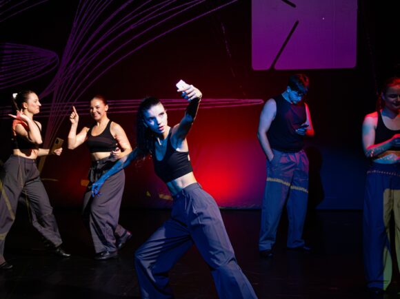 Ieși din casă fără să-ți golești portofelul. Spectacole cool și gratuite în oraș