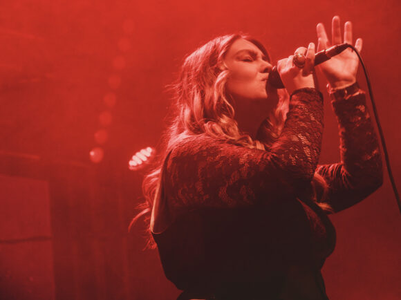 „Reacții adverse” sau cum ne-a dat Ana Coman emotional damage primăvara asta